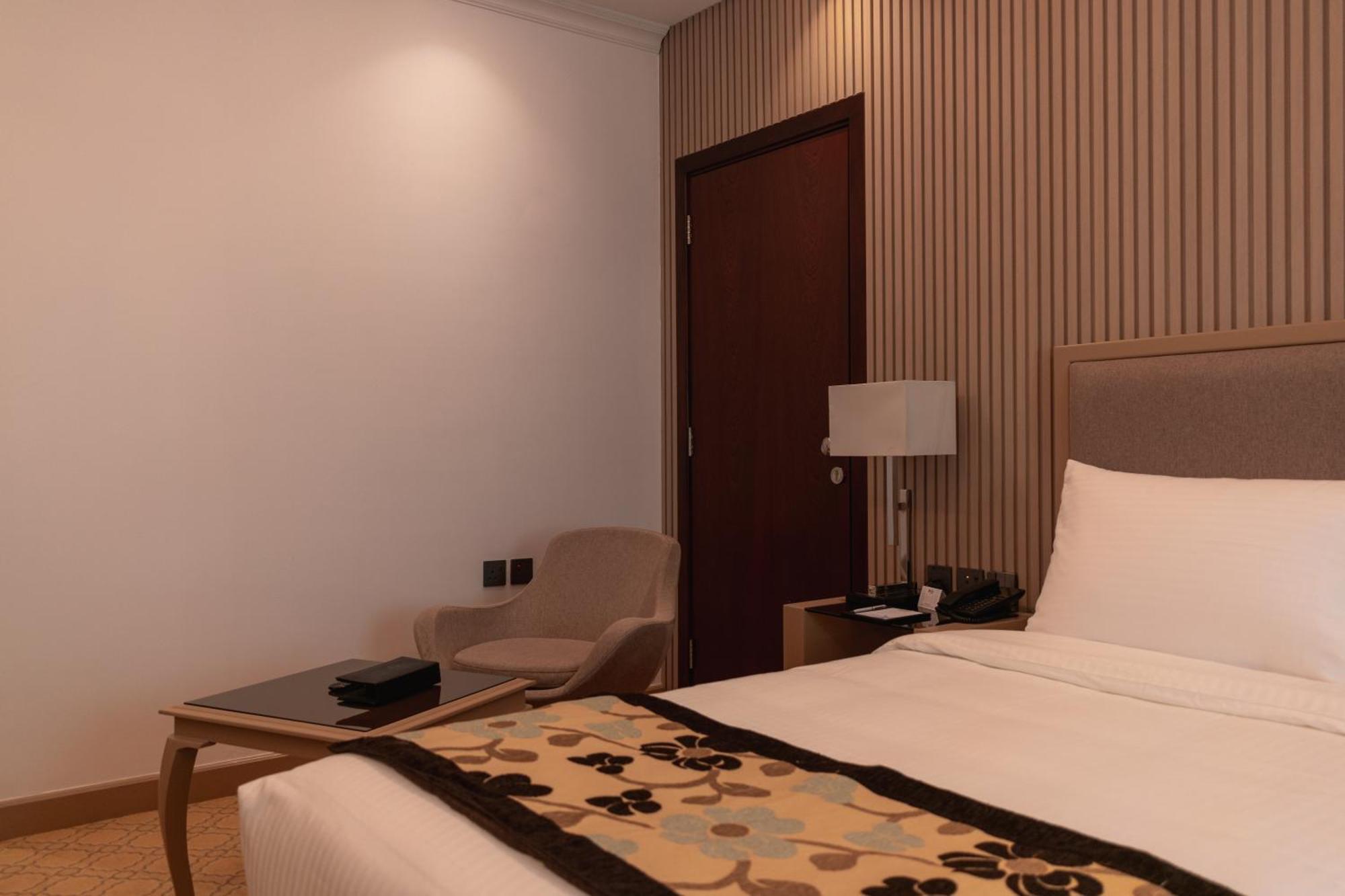 Best Western Plus Jeddah Hotel Madinah Road Esterno foto