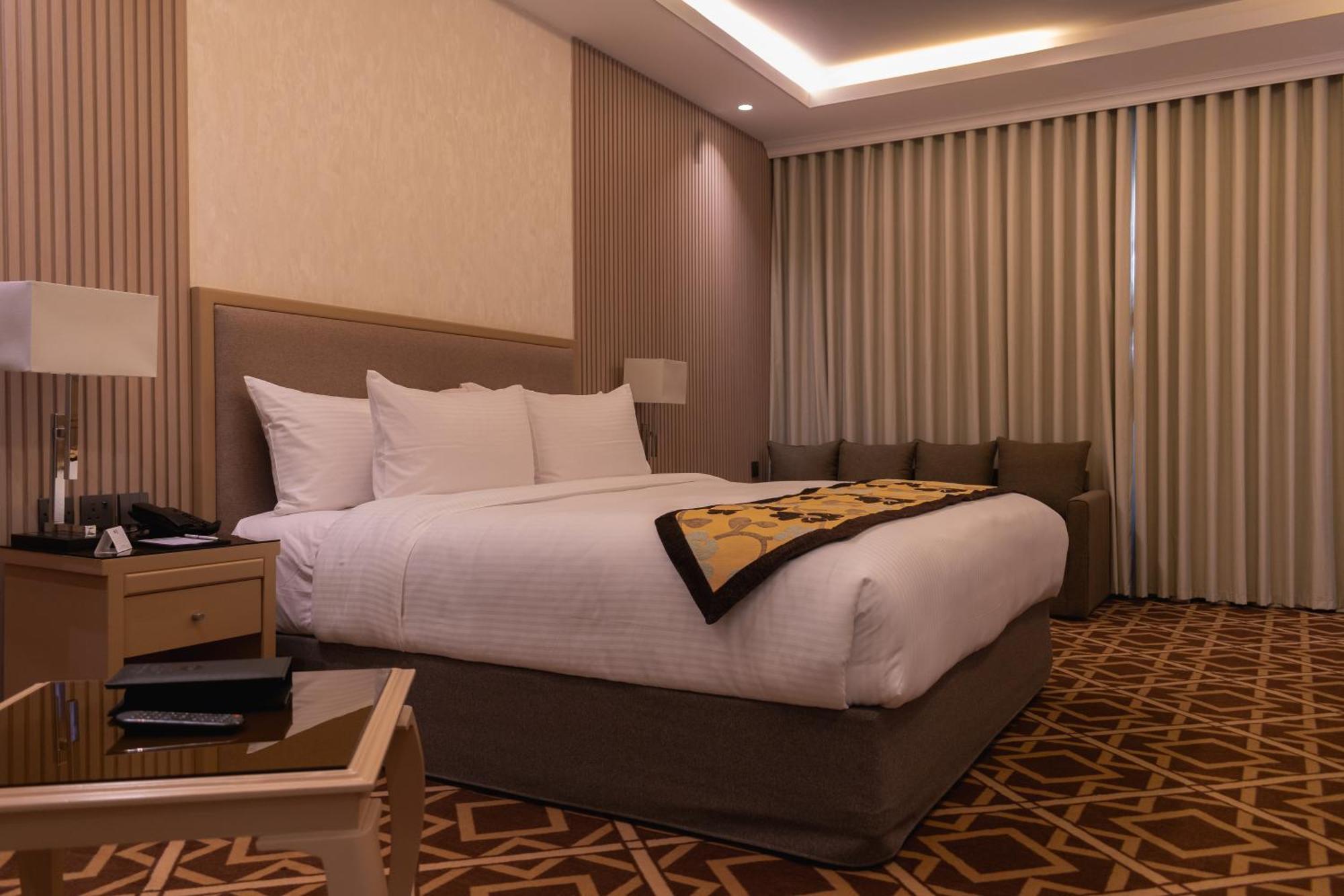 Best Western Plus Jeddah Hotel Madinah Road Esterno foto